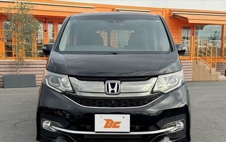 Honda Stepwgn IV, 2017 год, 1 600 000 рублей, 2 фотография