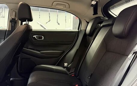Honda Vezel, 2023 год, 1 750 000 рублей, 12 фотография