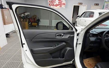 Honda Vezel, 2023 год, 1 750 000 рублей, 15 фотография