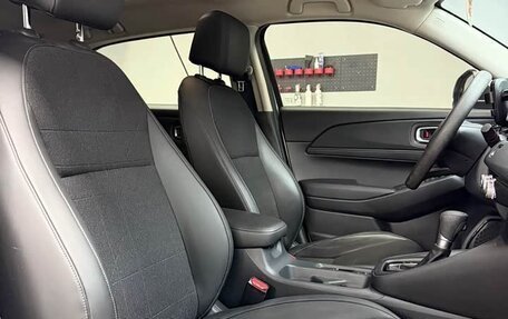Honda Vezel, 2023 год, 1 750 000 рублей, 10 фотография