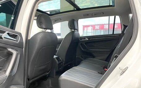 Volkswagen Tiguan II, 2023 год, 2 900 000 рублей, 8 фотография