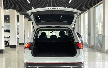 Volkswagen Tiguan II, 2023 год, 2 900 000 рублей, 14 фотография