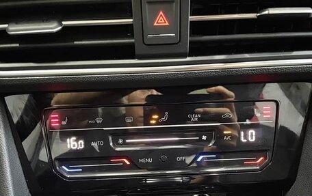 Volkswagen Tiguan II, 2023 год, 2 900 000 рублей, 10 фотография
