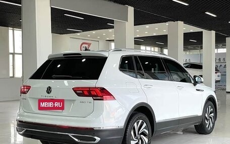 Volkswagen Tiguan II, 2023 год, 2 900 000 рублей, 7 фотография
