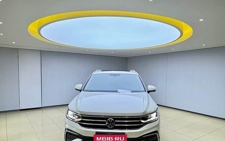 Volkswagen Tiguan II, 2023 год, 2 560 000 рублей, 9 фотография