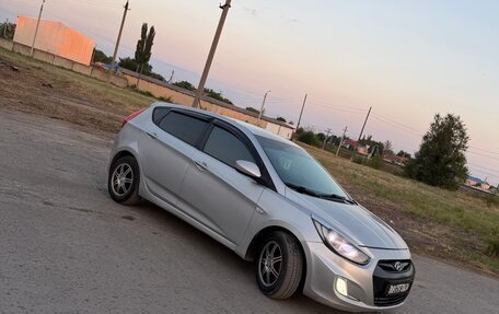 Hyundai Solaris II рестайлинг, 2012 год, 415 000 рублей, 2 фотография