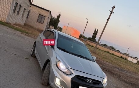 Hyundai Solaris II рестайлинг, 2012 год, 415 000 рублей, 3 фотография
