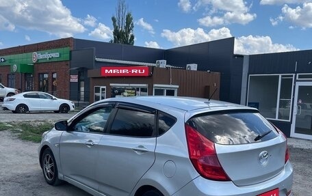 Hyundai Solaris II рестайлинг, 2012 год, 415 000 рублей, 10 фотография