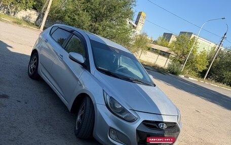 Hyundai Solaris II рестайлинг, 2012 год, 415 000 рублей, 11 фотография