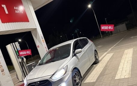 Hyundai Solaris II рестайлинг, 2012 год, 415 000 рублей, 12 фотография