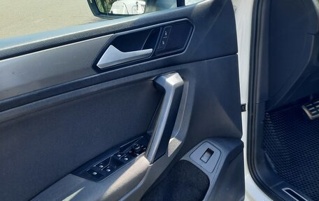 Volkswagen Tiguan II, 2019 год, 2 100 000 рублей, 9 фотография