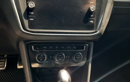 Volkswagen Tiguan II, 2019 год, 2 100 000 рублей, 13 фотография