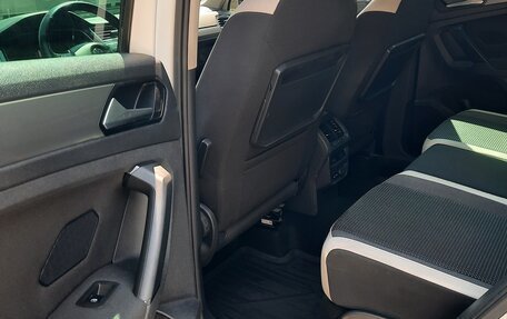 Volkswagen Tiguan II, 2019 год, 2 100 000 рублей, 14 фотография