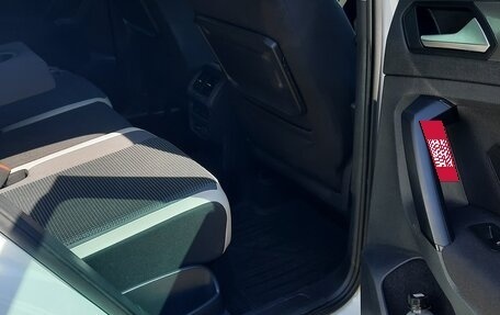 Volkswagen Tiguan II, 2019 год, 2 100 000 рублей, 19 фотография