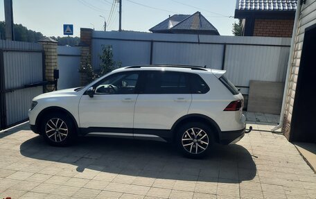 Volkswagen Tiguan II, 2019 год, 2 100 000 рублей, 24 фотография