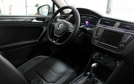Volkswagen Tiguan II, 2016 год, 2 450 000 рублей, 3 фотография