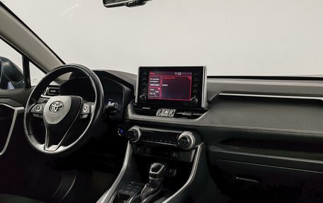 Toyota RAV4, 2020 год, 2 799 000 рублей, 10 фотография