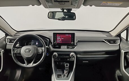 Toyota RAV4, 2020 год, 2 799 000 рублей, 13 фотография