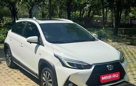Toyota Yaris, 2022 год, 950 000 рублей, 3 фотография