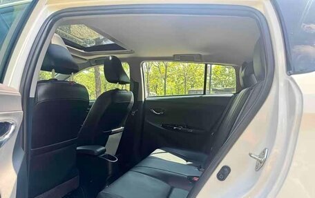 Toyota Yaris, 2022 год, 950 000 рублей, 10 фотография
