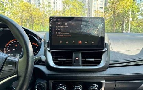 Toyota Yaris, 2022 год, 950 000 рублей, 13 фотография