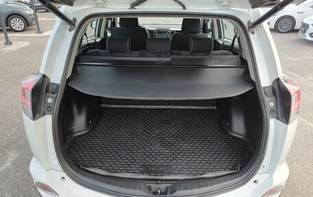 Toyota RAV4, 2018 год, 2 190 000 рублей, 10 фотография