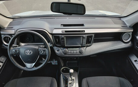 Toyota RAV4, 2018 год, 2 190 000 рублей, 14 фотография