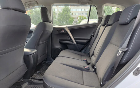 Toyota RAV4, 2018 год, 2 190 000 рублей, 12 фотография