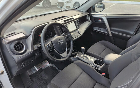 Toyota RAV4, 2018 год, 2 190 000 рублей, 16 фотография