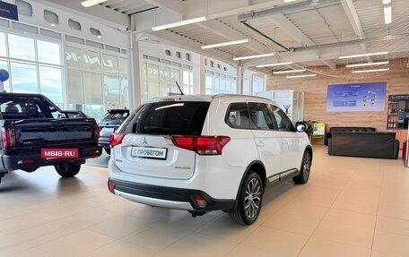 Mitsubishi Outlander III рестайлинг 3, 2015 год, 2 069 900 рублей, 5 фотография