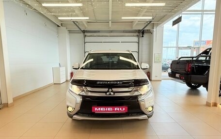 Mitsubishi Outlander III рестайлинг 3, 2015 год, 2 069 900 рублей, 8 фотография