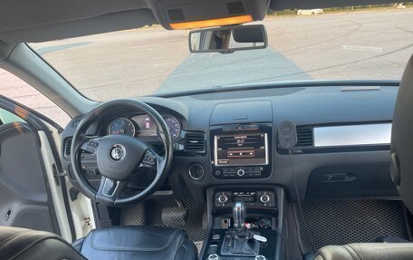 Volkswagen Touareg III, 2011 год, 1 699 000 рублей, 10 фотография
