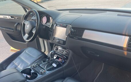 Volkswagen Touareg III, 2011 год, 1 699 000 рублей, 8 фотография