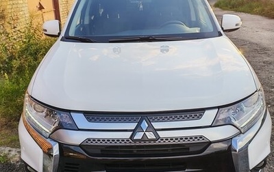 Mitsubishi Outlander III рестайлинг 3, 2019 год, 2 650 000 рублей, 1 фотография