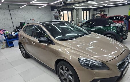 Volvo V40 II рестайлинг, 2014 год, 1 000 000 рублей, 2 фотография