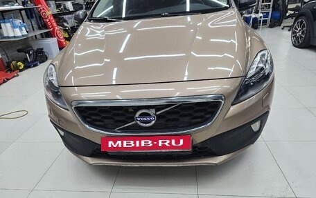 Volvo V40 II рестайлинг, 2014 год, 1 000 000 рублей, 3 фотография