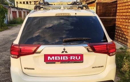 Mitsubishi Outlander III рестайлинг 3, 2019 год, 2 650 000 рублей, 4 фотография