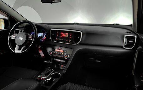 KIA Sportage IV рестайлинг, 2019 год, 2 499 000 рублей, 13 фотография