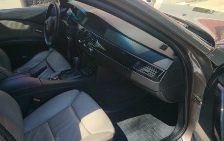 BMW 5 серия, 2005 год, 850 000 рублей, 14 фотография