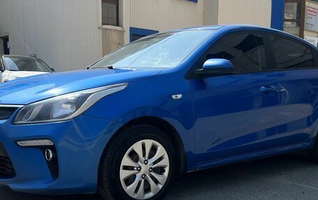 KIA Rio IV, 2018 год, 1 350 000 рублей, 2 фотография