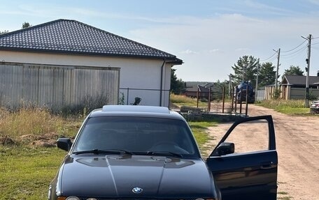 BMW 5 серия, 1989 год, 600 000 рублей, 3 фотография
