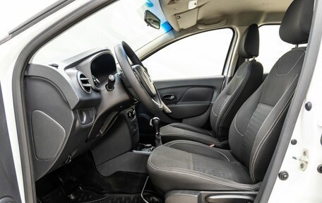 Renault Logan II, 2018 год, 898 000 рублей, 24 фотография