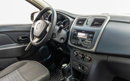 Renault Logan II, 2018 год, 898 000 рублей, 29 фотография