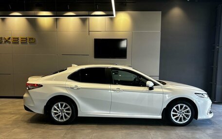 Toyota Camry, 2021 год, 2 650 000 рублей, 3 фотография
