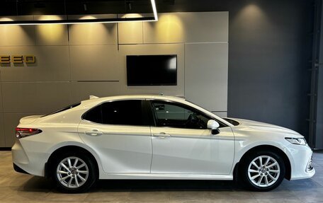 Toyota Camry, 2021 год, 2 650 000 рублей, 4 фотография
