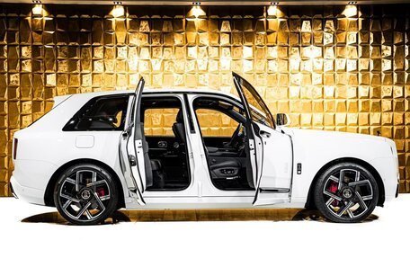 Rolls-Royce Cullinan, 2026 год, 60 780 000 рублей, 21 фотография
