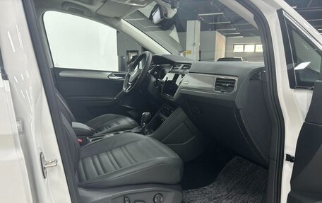 Volkswagen Touran III, 2021 год, 1 610 000 рублей, 10 фотография