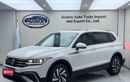Volkswagen Tiguan II, 2022 год, 1 890 000 рублей, 1 фотография