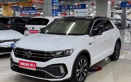 Volkswagen T-Roc I, 2023 год, 1 550 000 рублей, 1 фотография