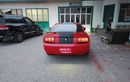 Ford Mustang VI рестайлинг, 2006 год, 800 000 рублей, 3 фотография